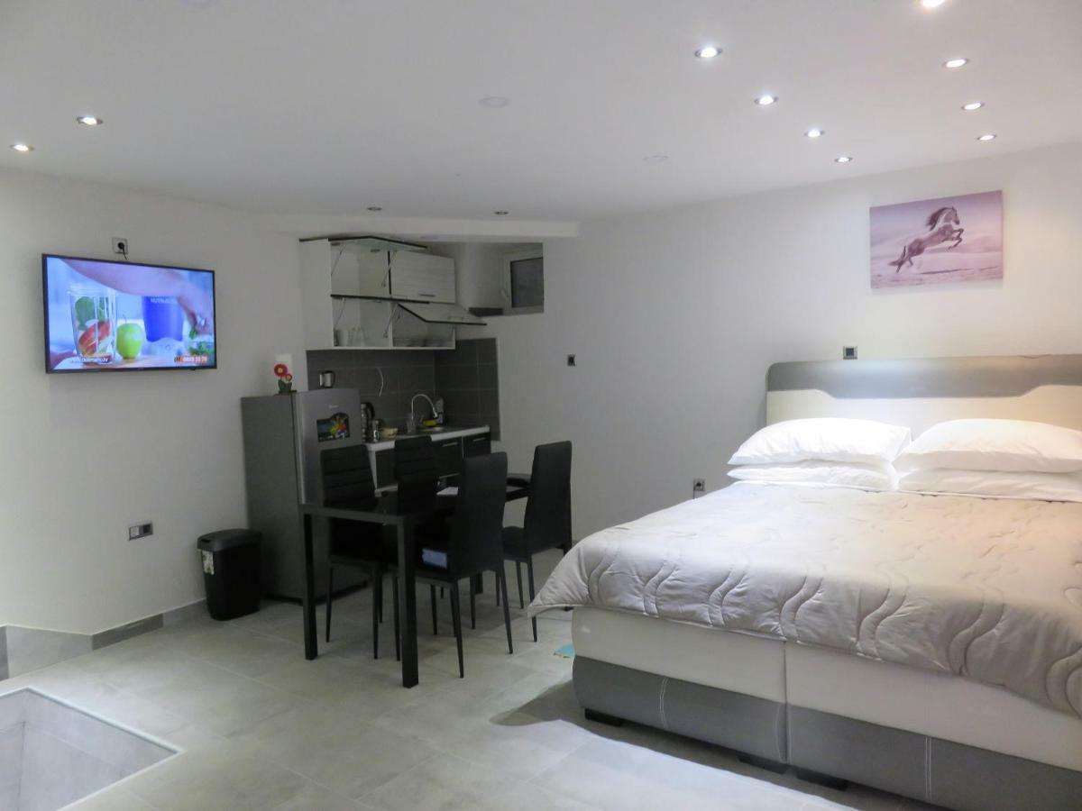 Apartament Cres Exteriér fotografie